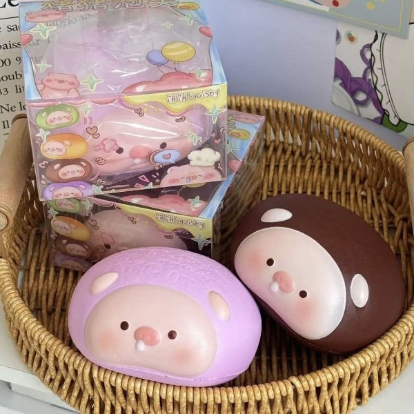 Cute cat squishy toy – soft slow-rising foam for stress relief